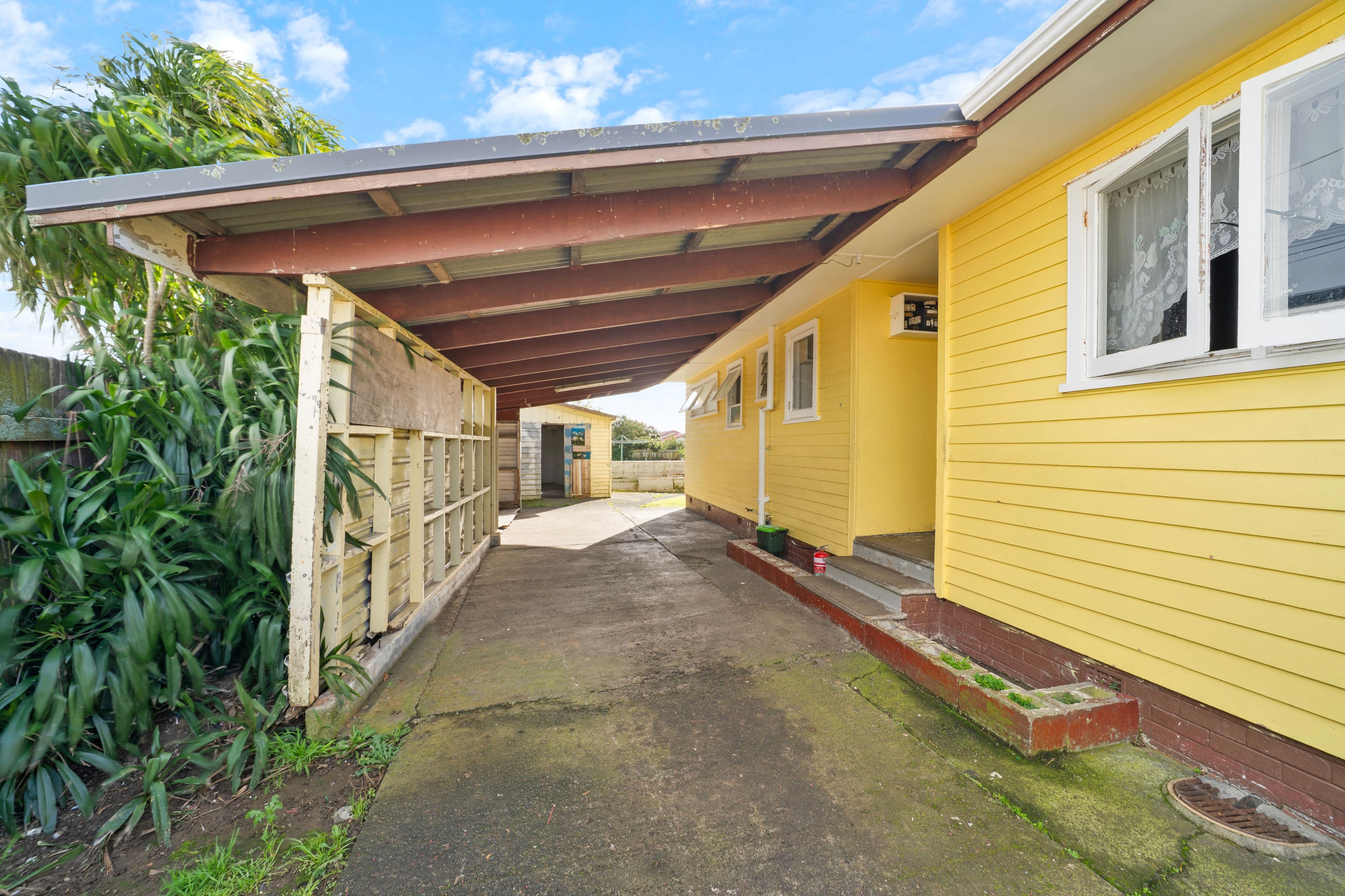 156 Hall Avenue: photo 3