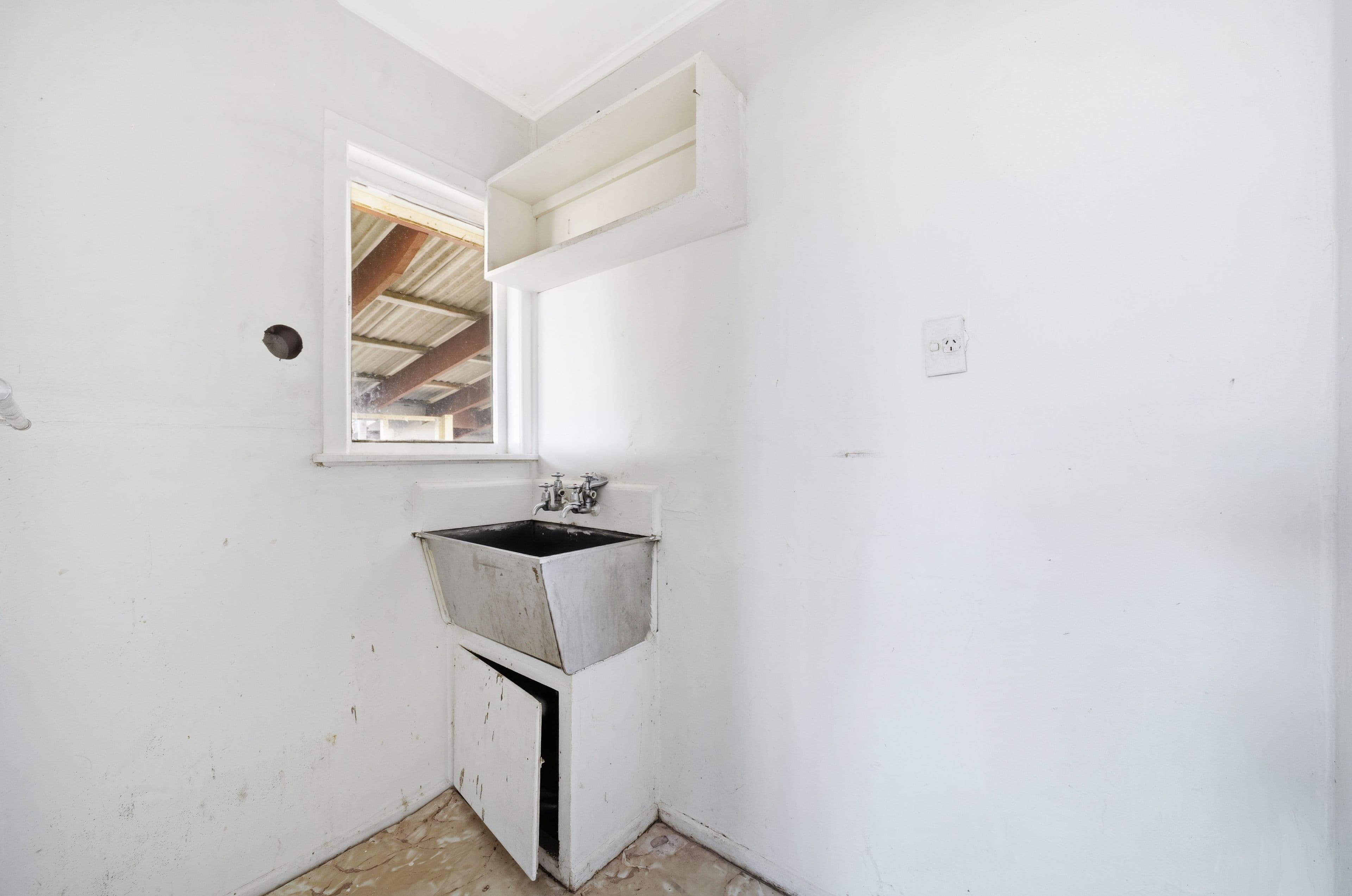 156 Hall Avenue: photo 10