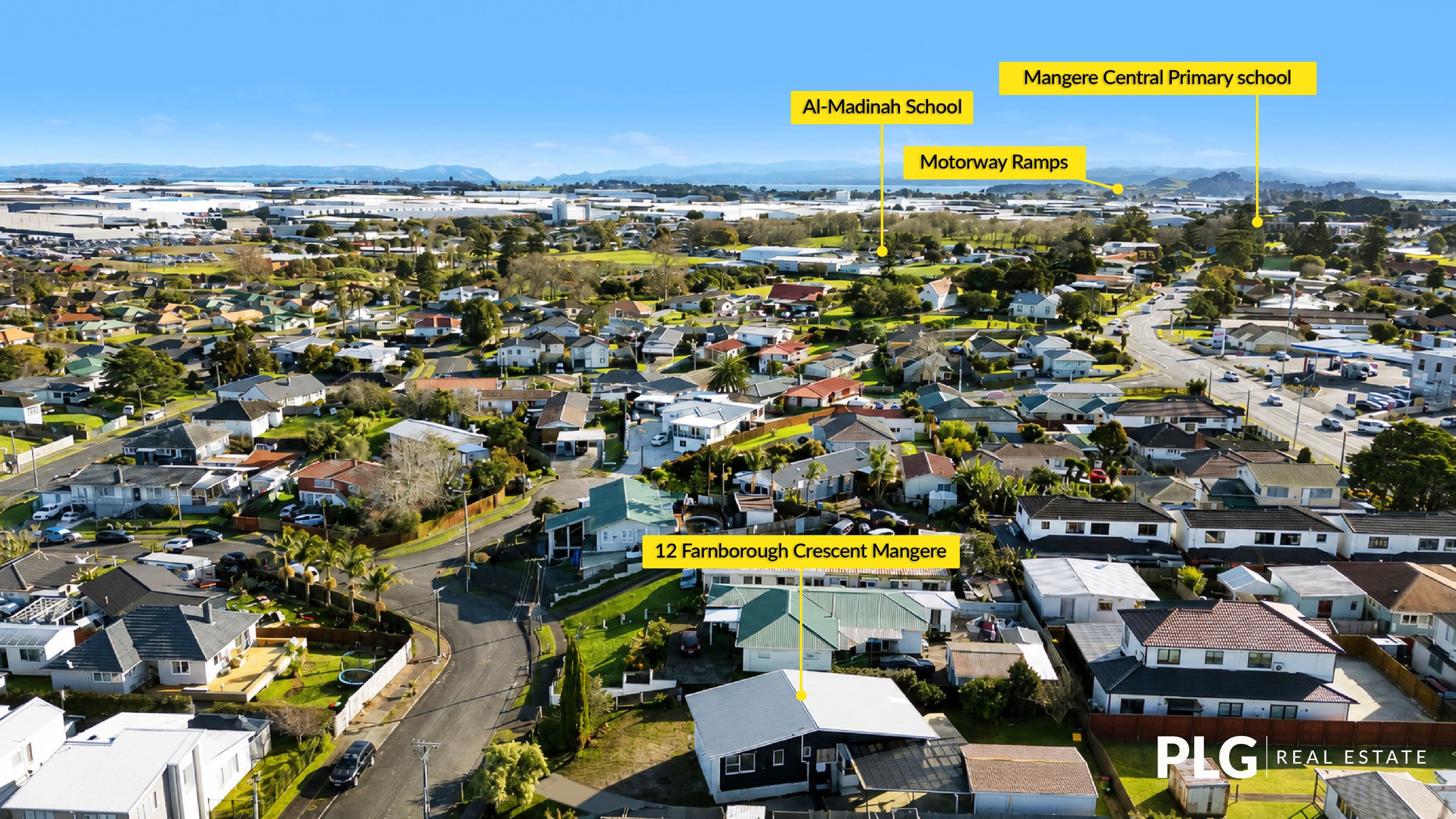 12 Farnborough Crescent: photo 11