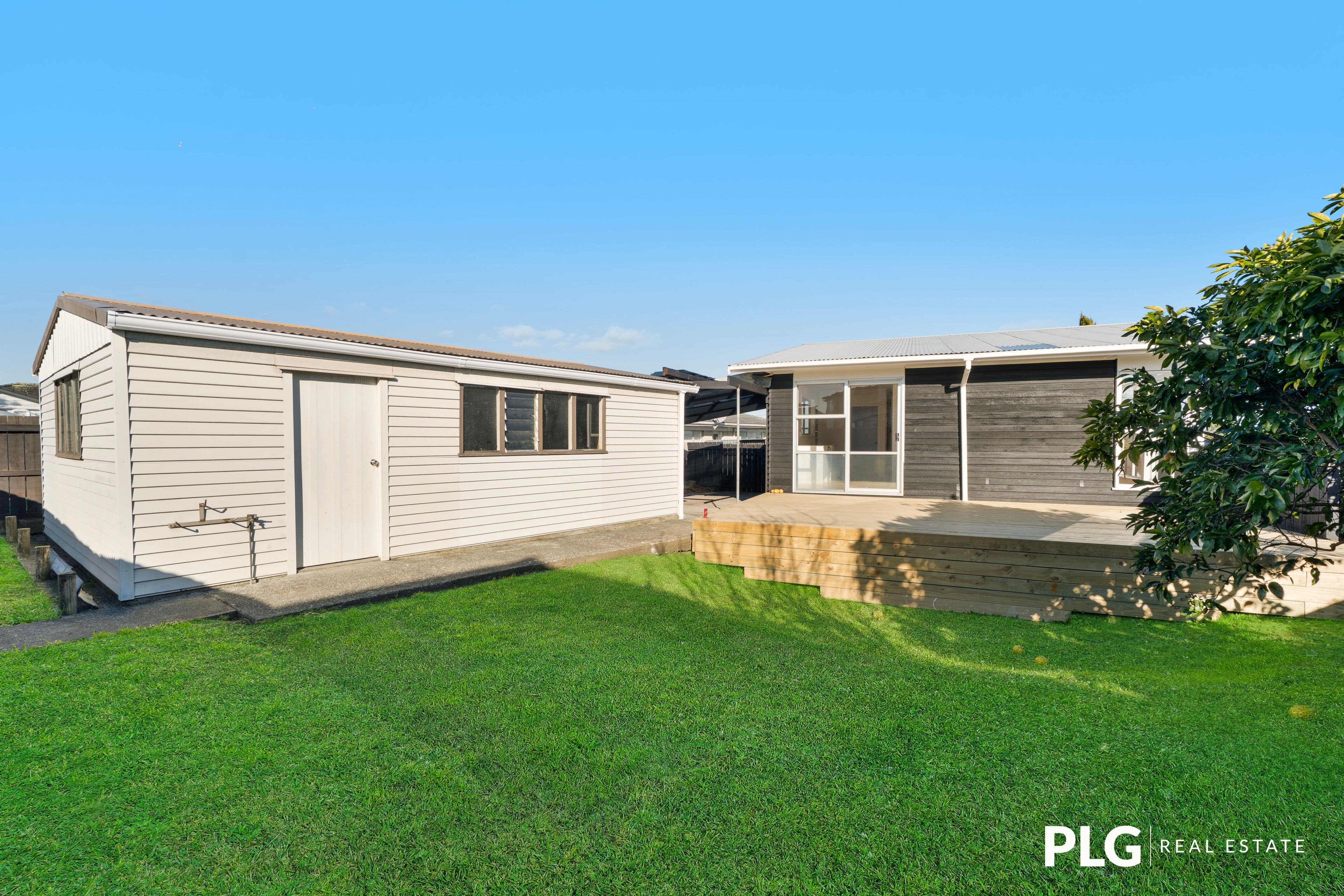12 Farnborough Crescent: photo 9
