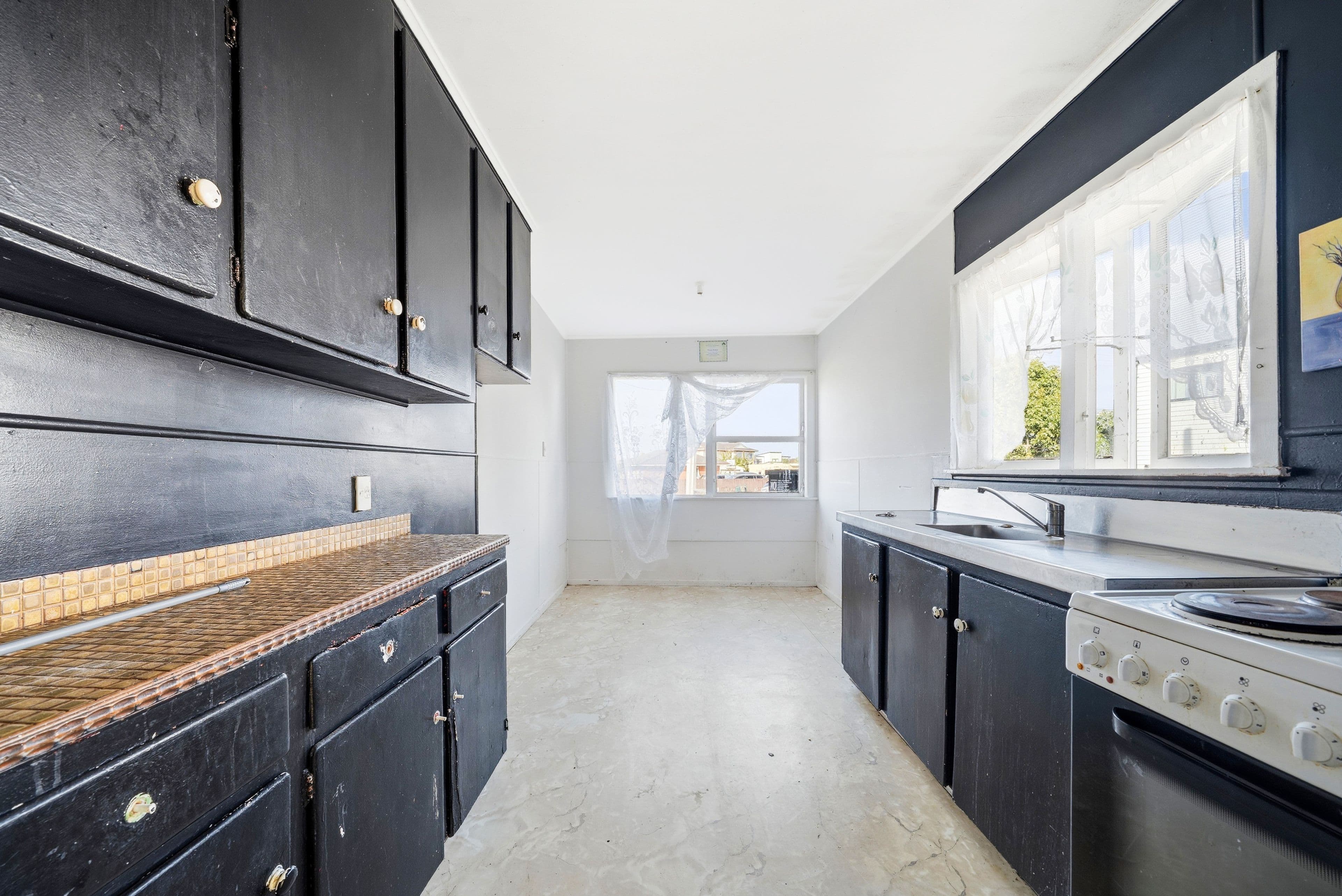 156 Hall Avenue: photo 5