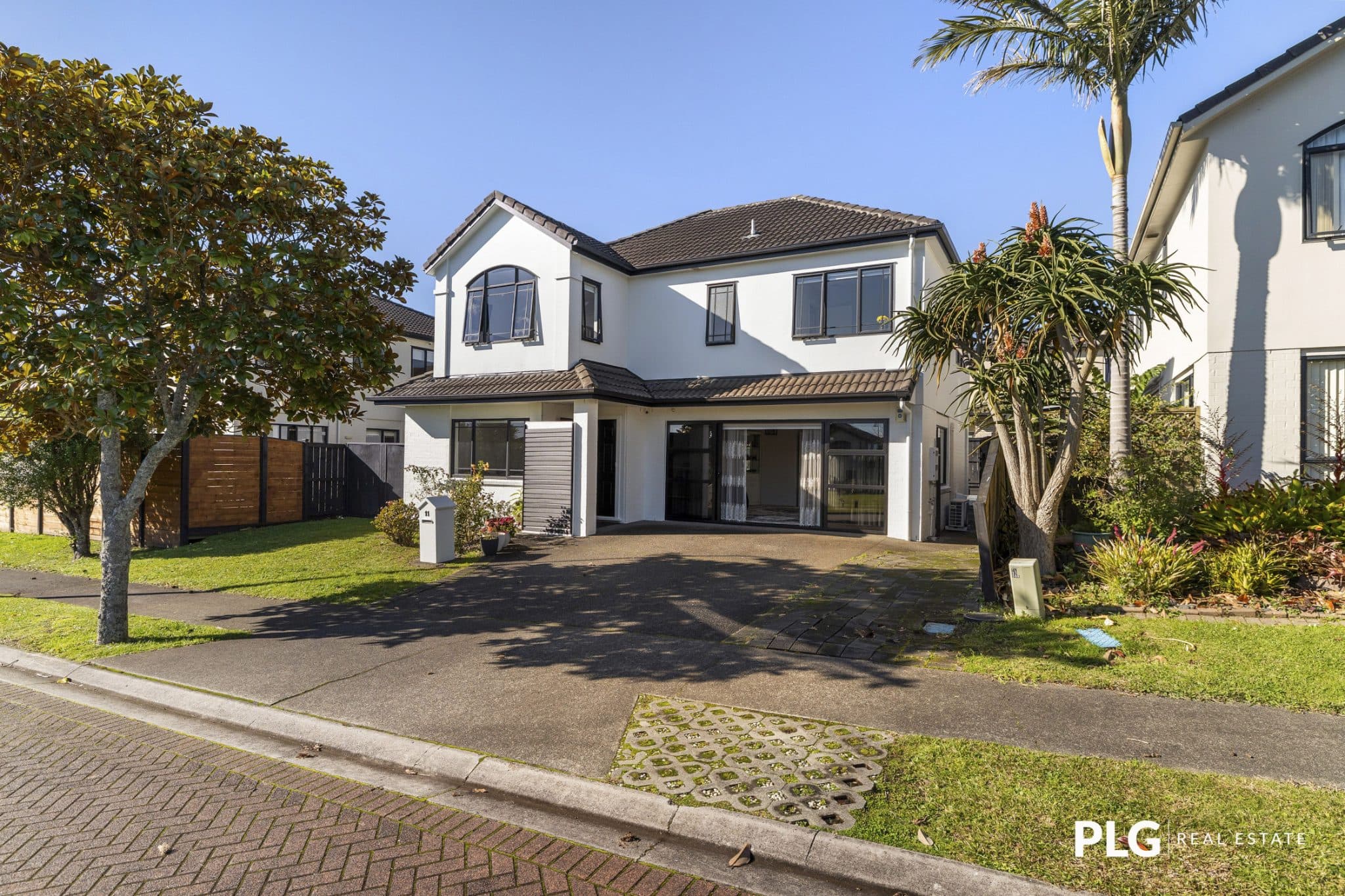 For sale: 11 Oakville Avenue