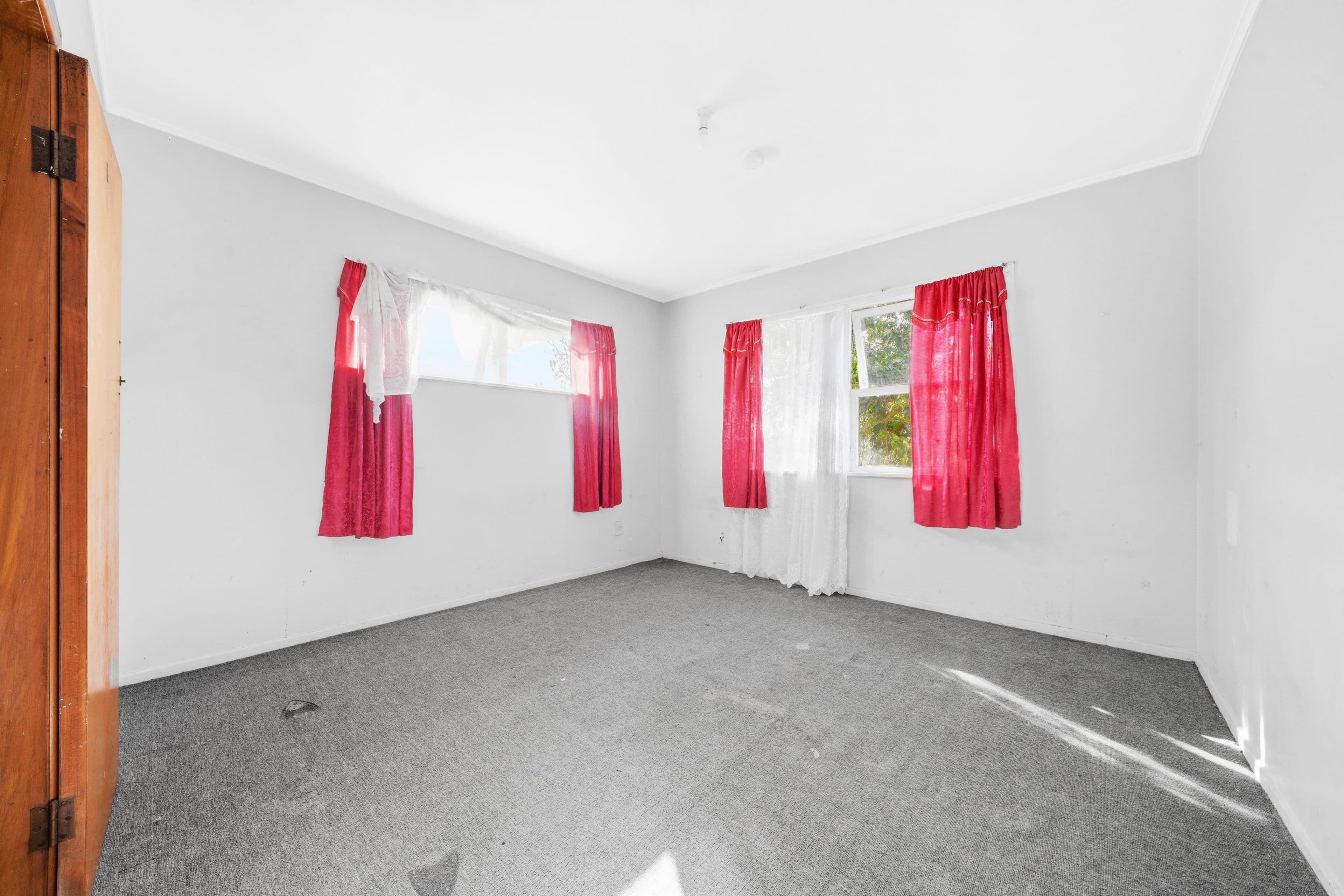 156 Hall Avenue: photo 7