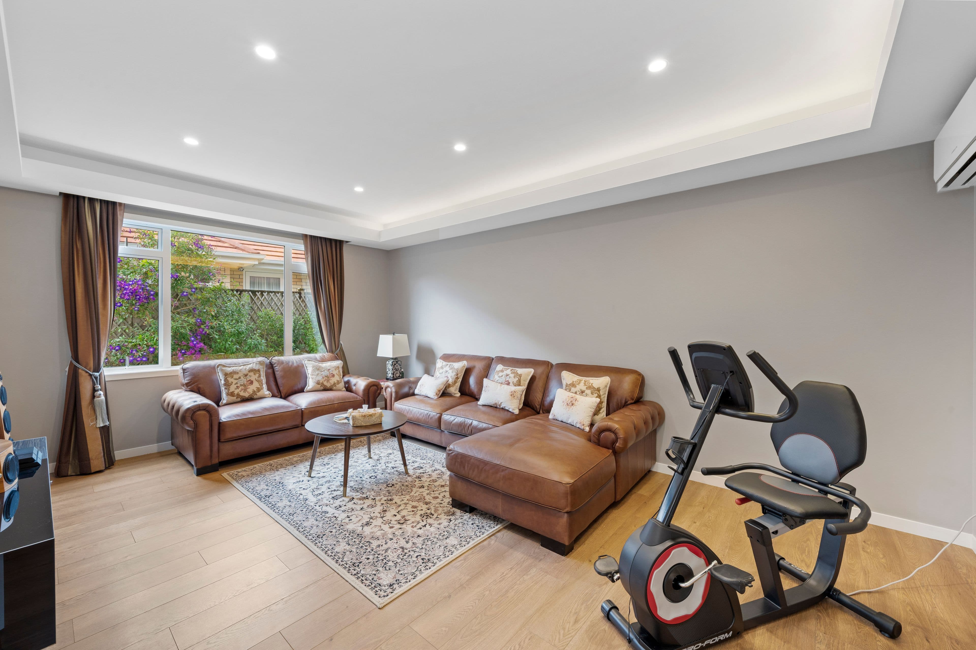 83 Capriana Drive: photo 5