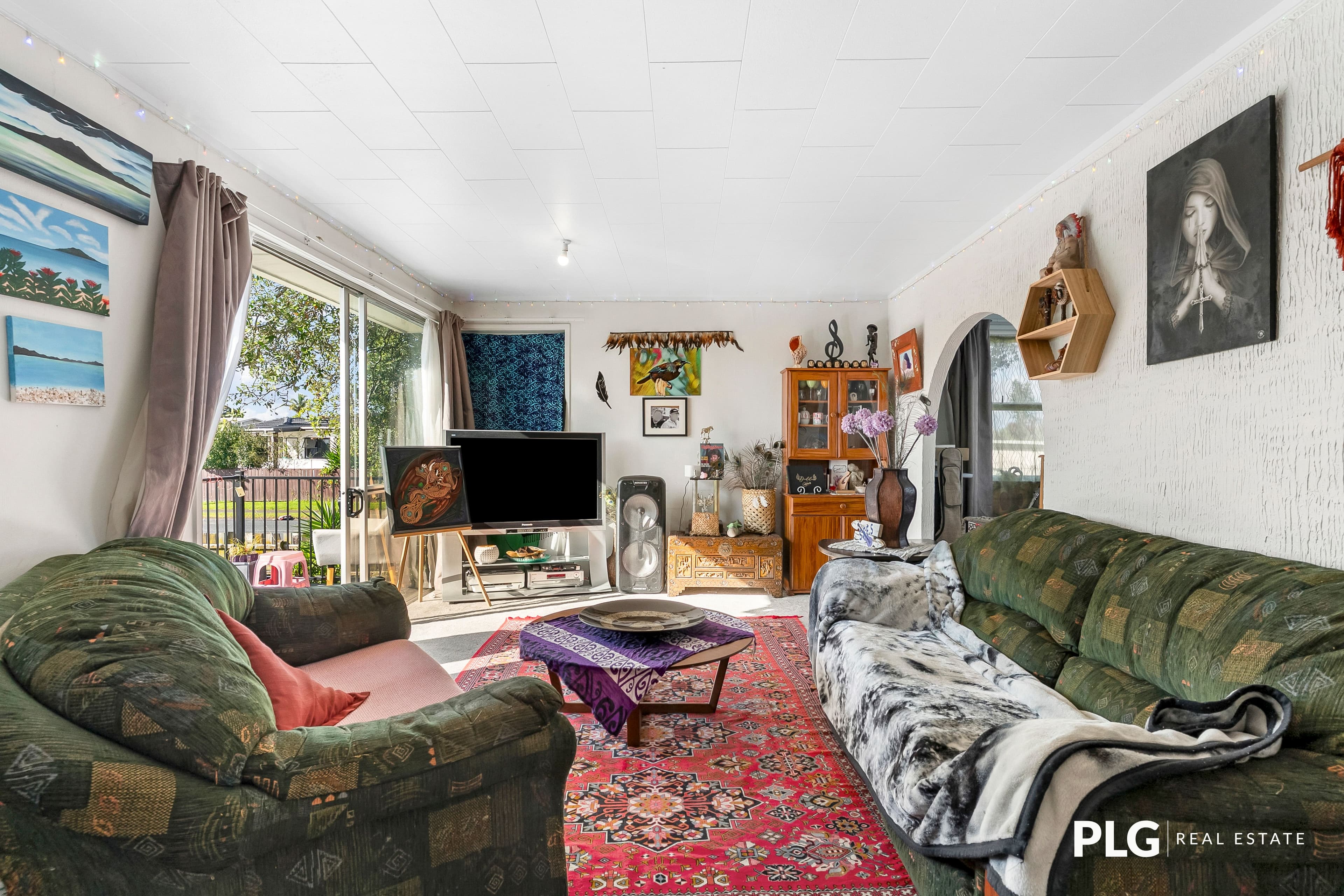 2 Awakino Place: photo 2