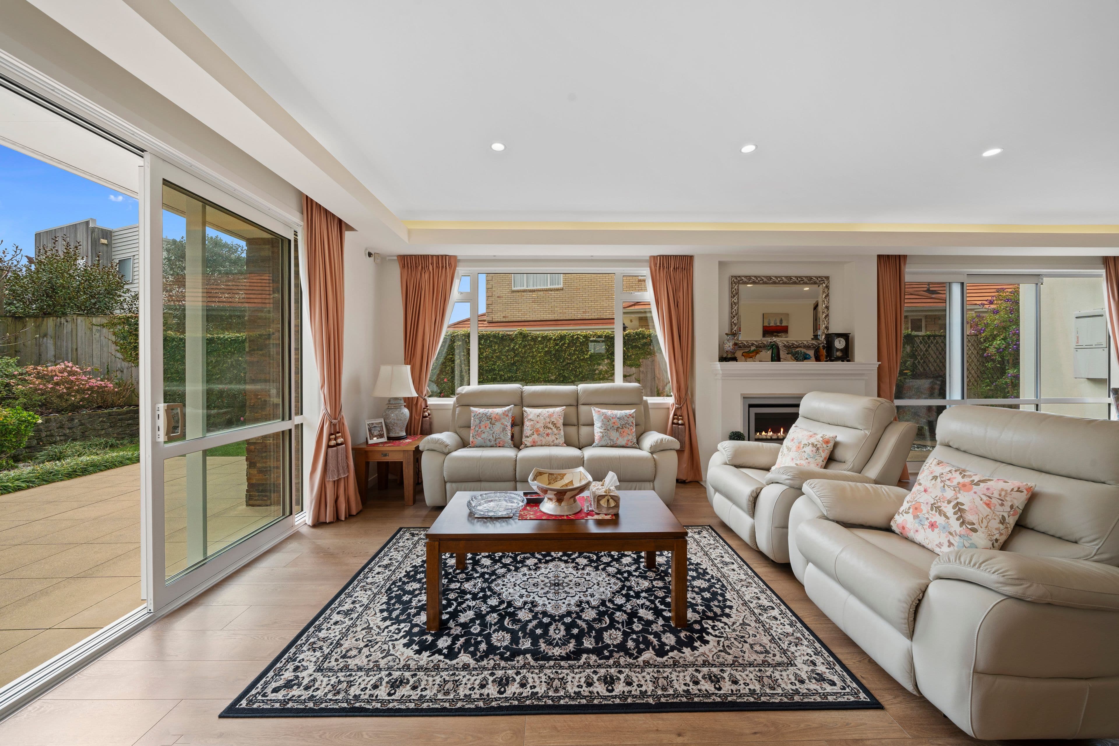83 Capriana Drive: photo 4