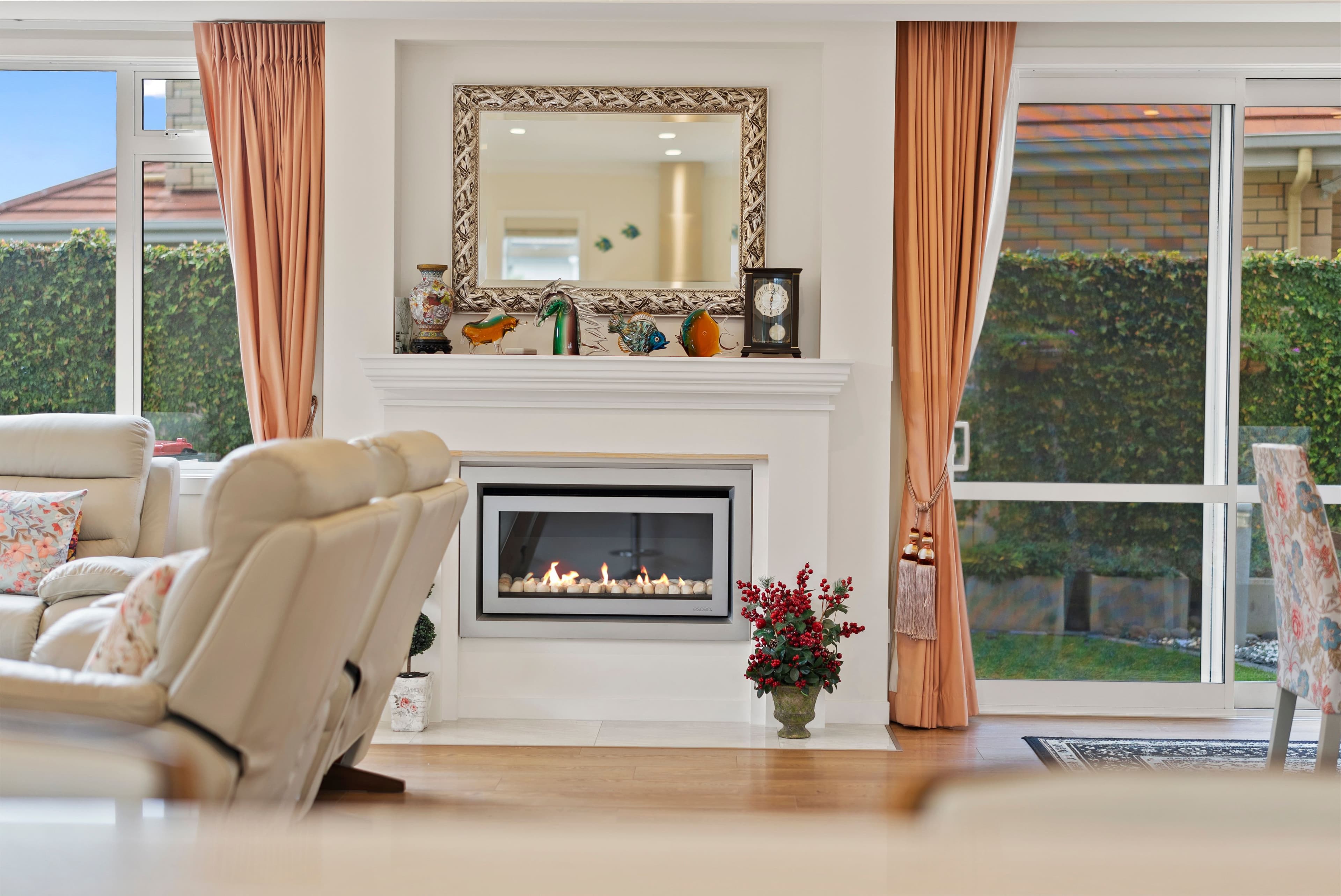 83 Capriana Drive: photo 2
