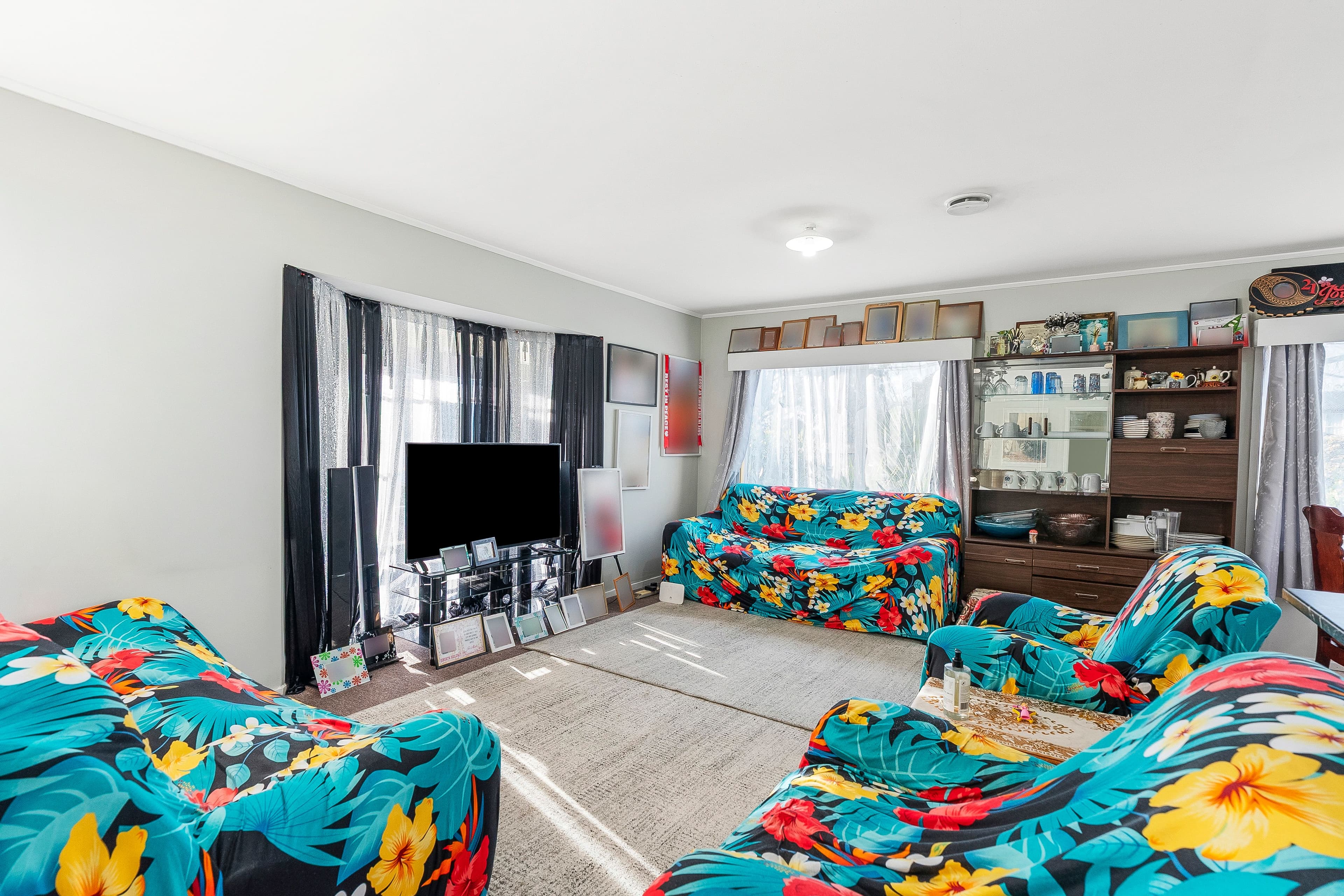 333 Roscommon Road: photo 2
