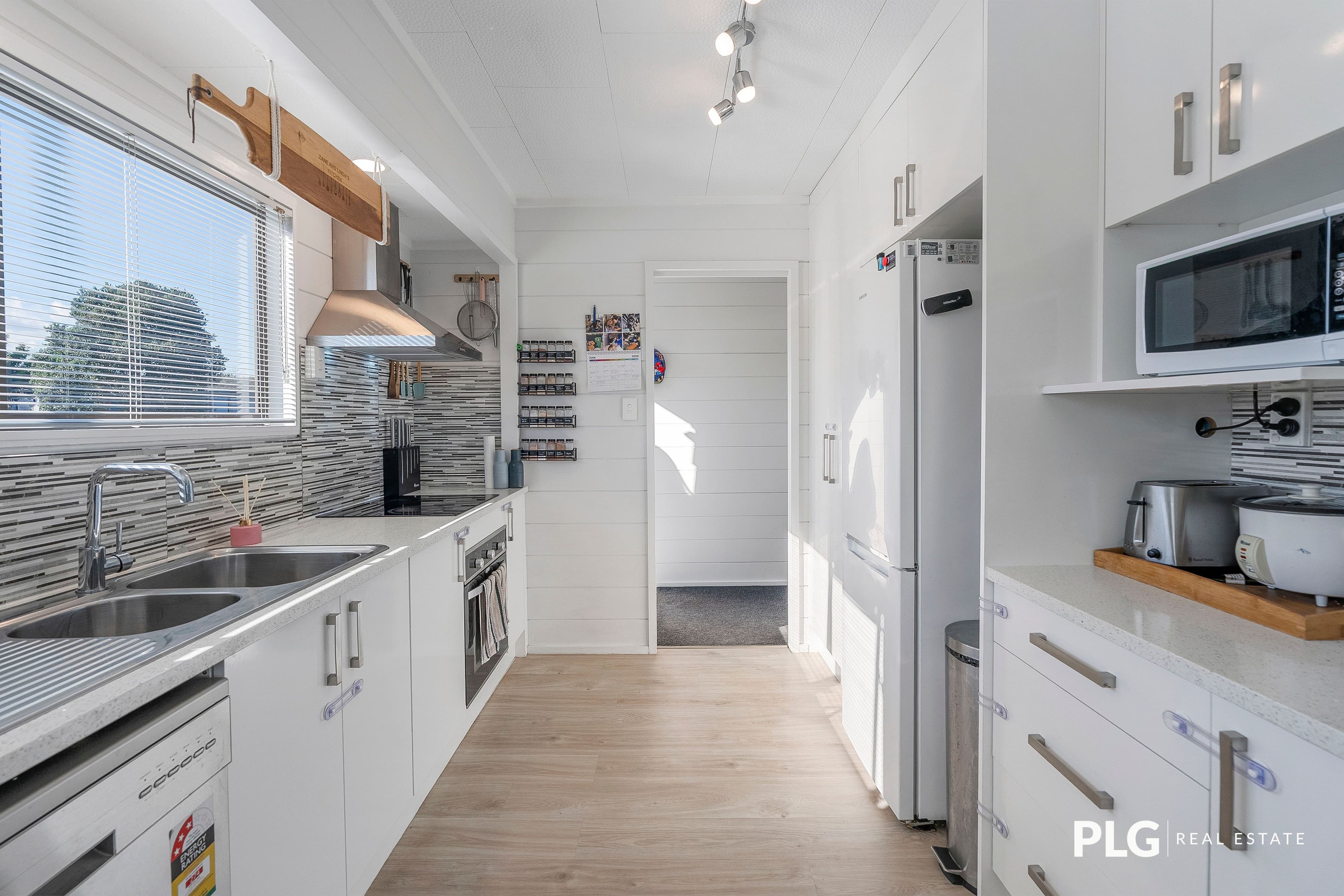 139 Finlayson Avenue: photo 4