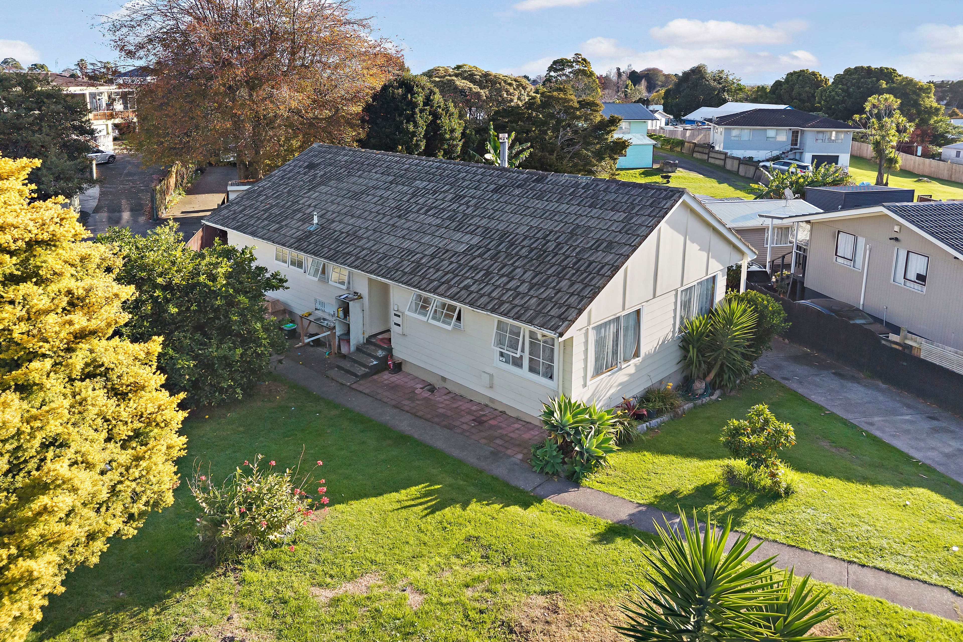 333 Roscommon Road: photo 8