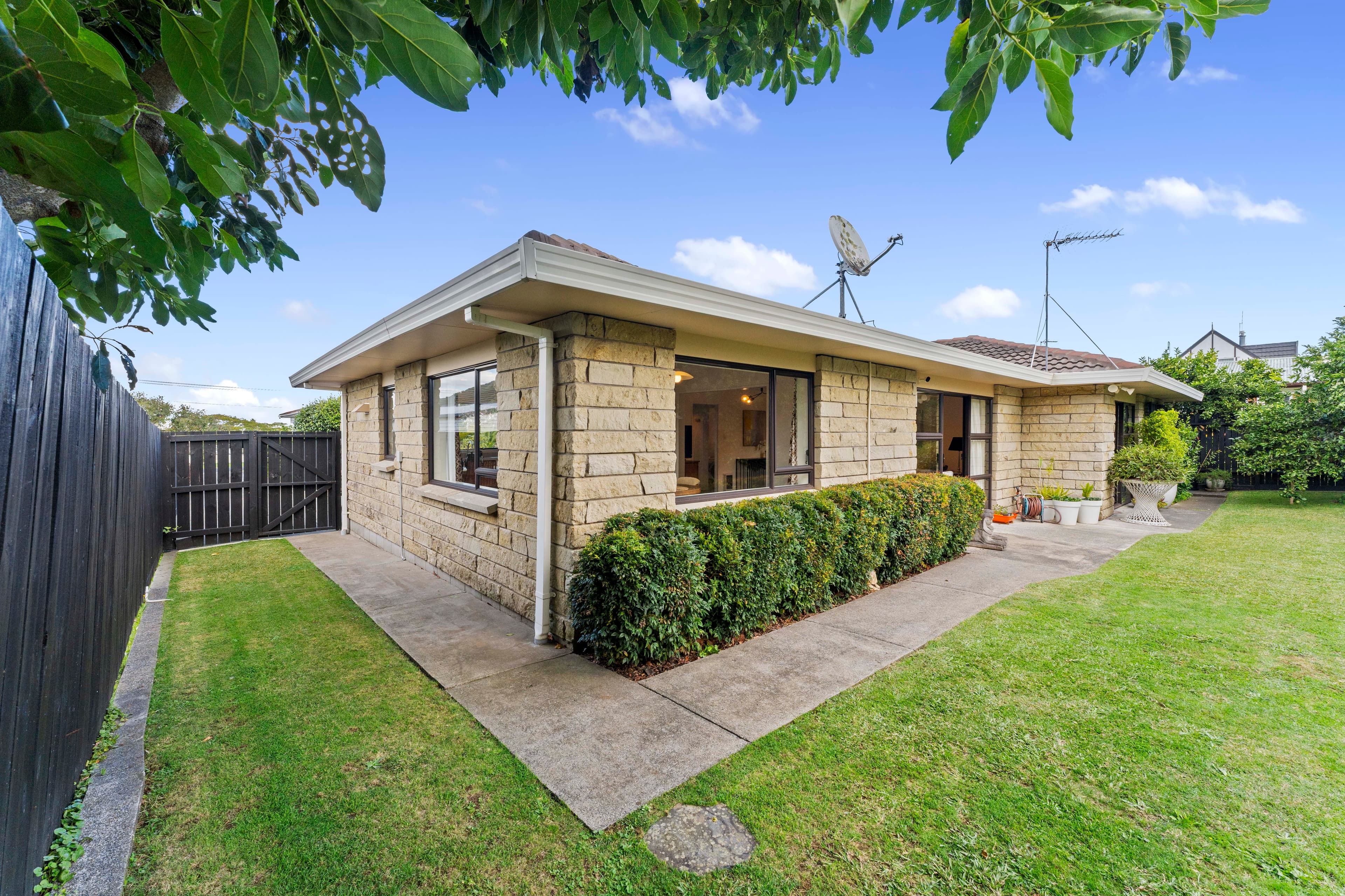 Sold: 2/30 Victoria Road, Papatoetoe