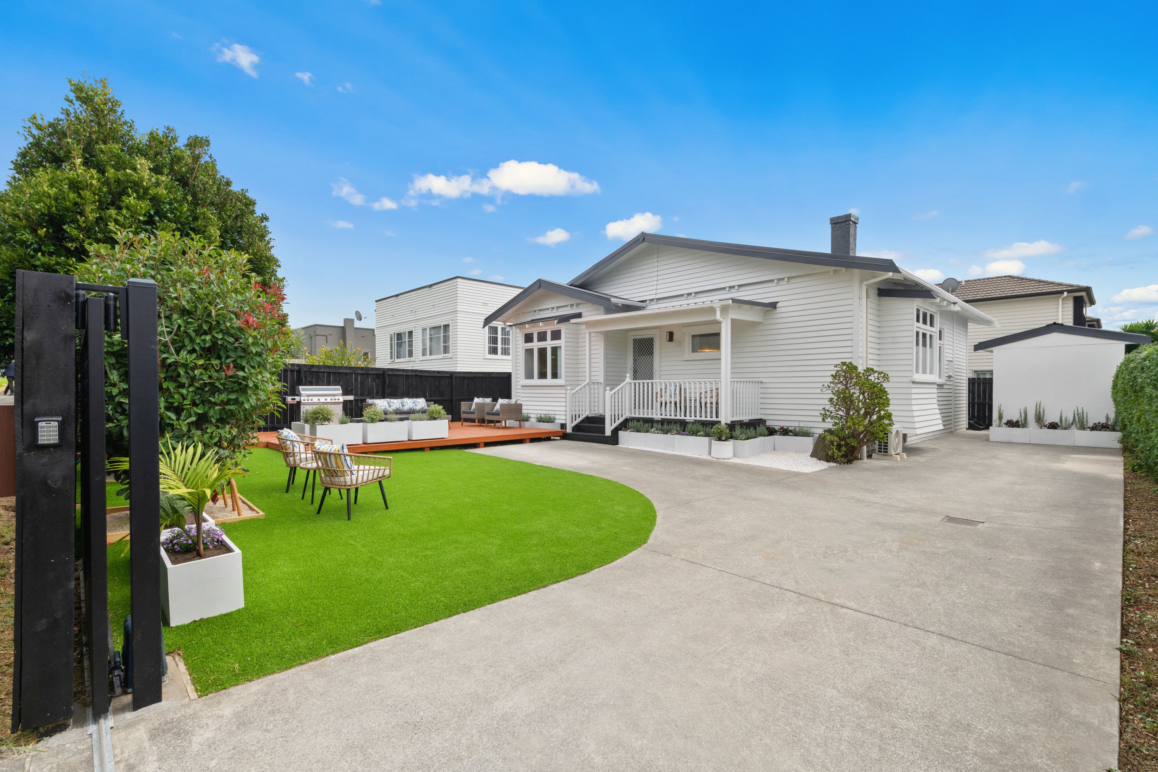 Sold: 81 Hastie Avenue, Mangere Bridge